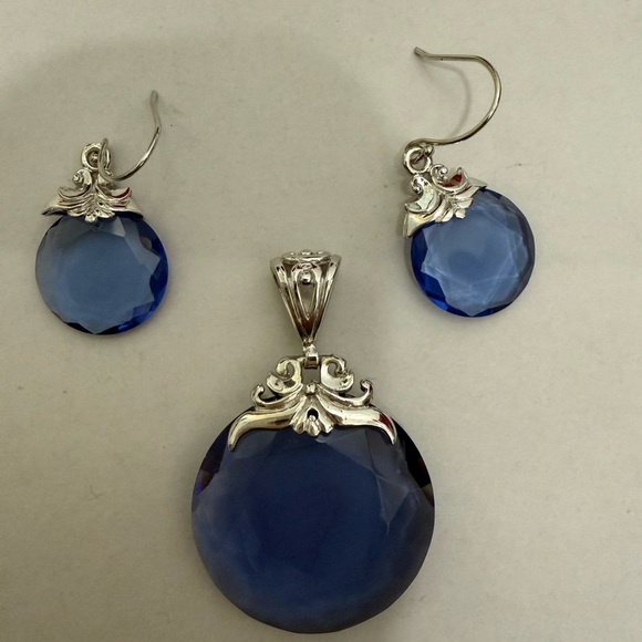 New Sterling Silver 925 Round purple pendant with earrings set